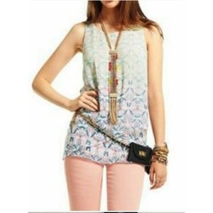 Gorgeous Cabi sleeveless top